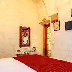 Nova Cave Hotel *